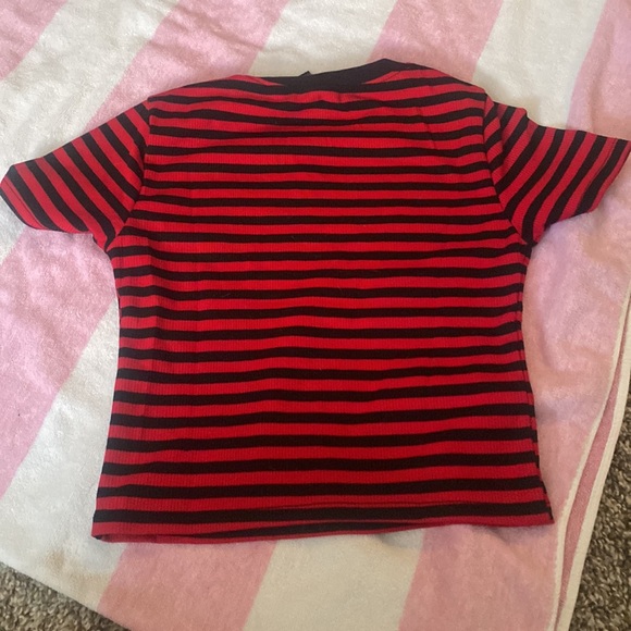 NWOT Sz XS red/black striped crop - Picture 2 of 2